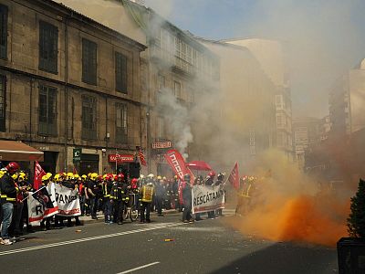 2016 04 18 ManifaBombeirosOurense15.jpg